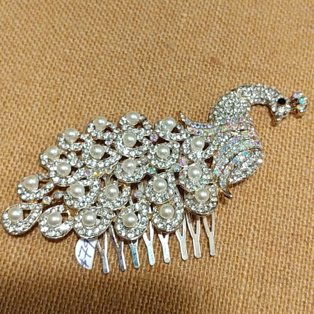 Peacock hair comb crystal & pearls NWT